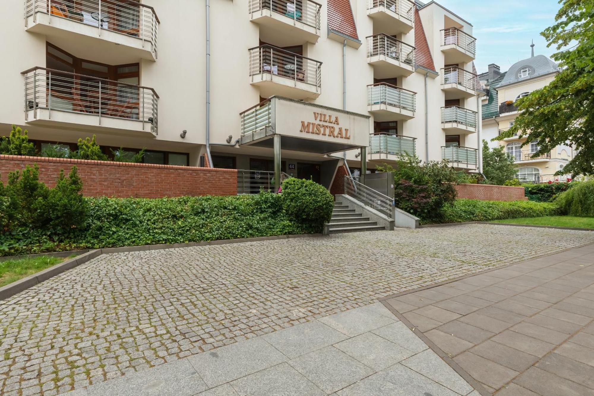 Przy Promenadzie Mistral Ii By Renters Apartment *